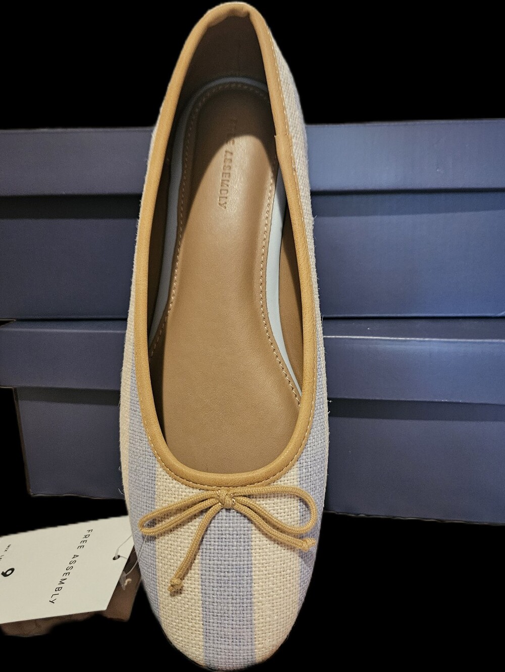 NWTs "FREE ASSEMBLY" Blue & Cream Flat Slipper Shoe Sz 9